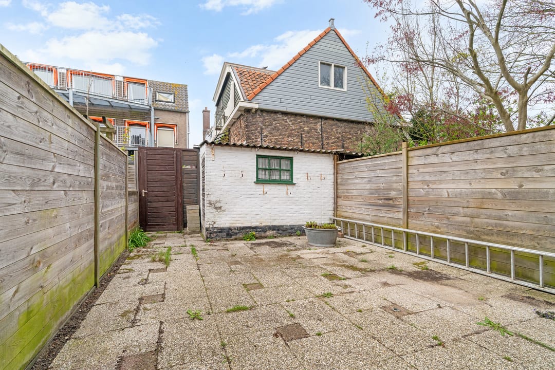 Charming 5-room townhouse in green Delft Westerkwartier neighborhood — 22