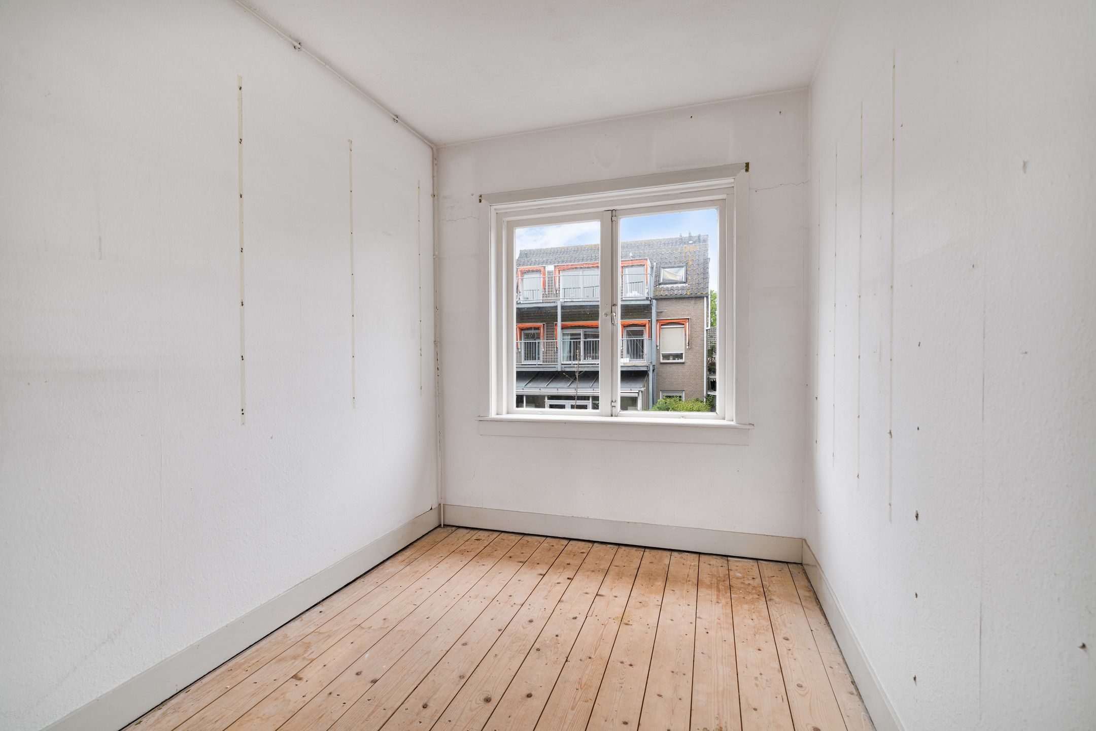 Charming 5-room townhouse in green Delft Westerkwartier neighborhood — 15