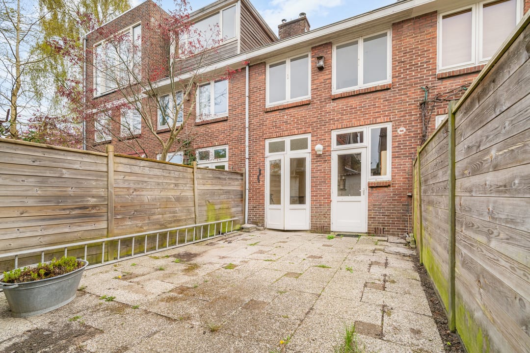 Charming 5-room townhouse in green Delft Westerkwartier neighborhood — 23