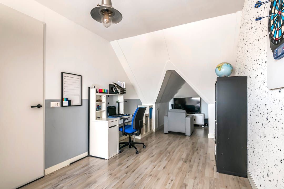 Extended Corner House with Green Views in Hoog Dalem — 38