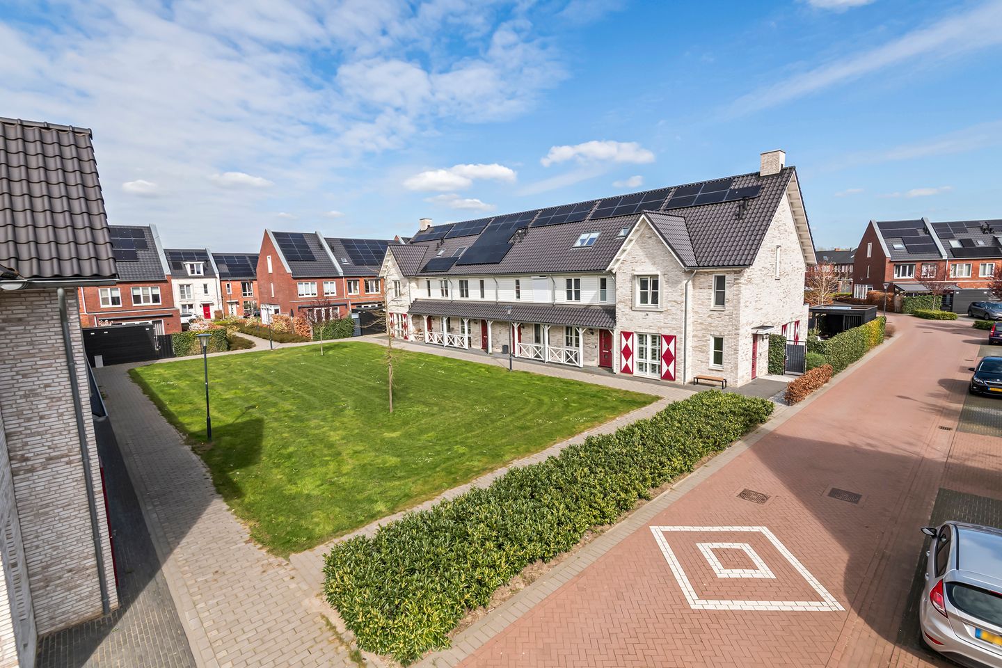 Extended Corner House with Green Views in Hoog Dalem — 40