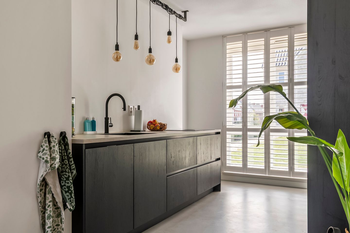 Extended Corner House with Green Views in Hoog Dalem — 14