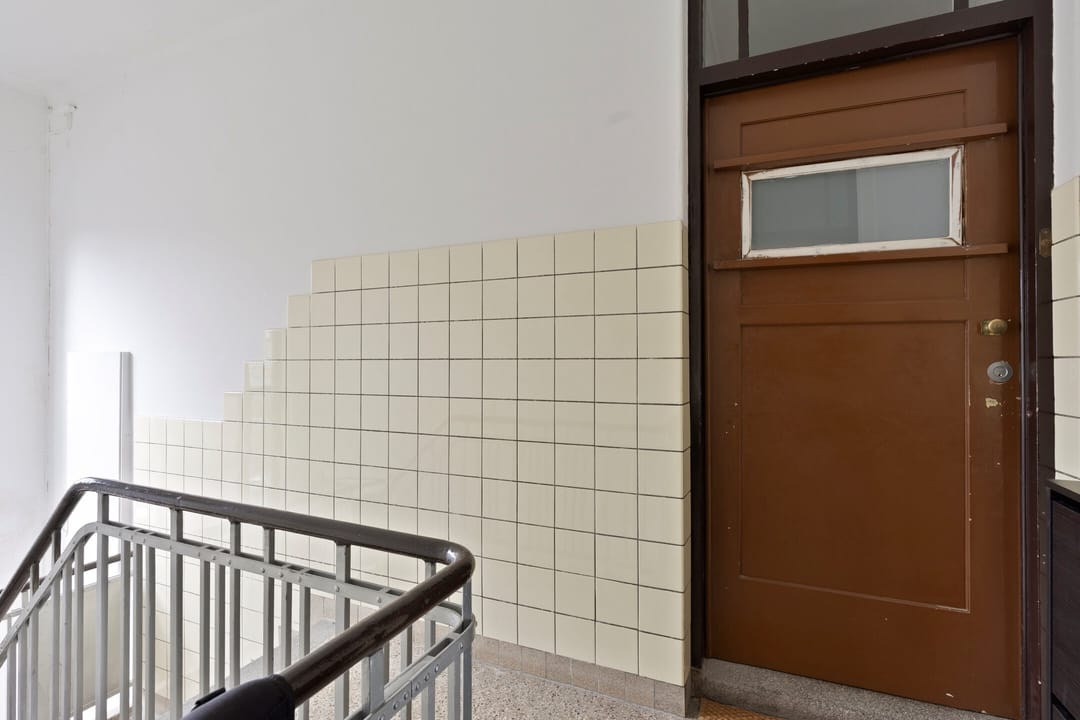 Completely Renovated Top Floor Apartment with Three Bedrooms — 28