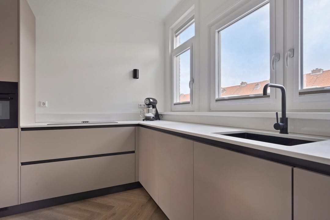 Completely Renovated Top Floor Apartment with Three Bedrooms — 31