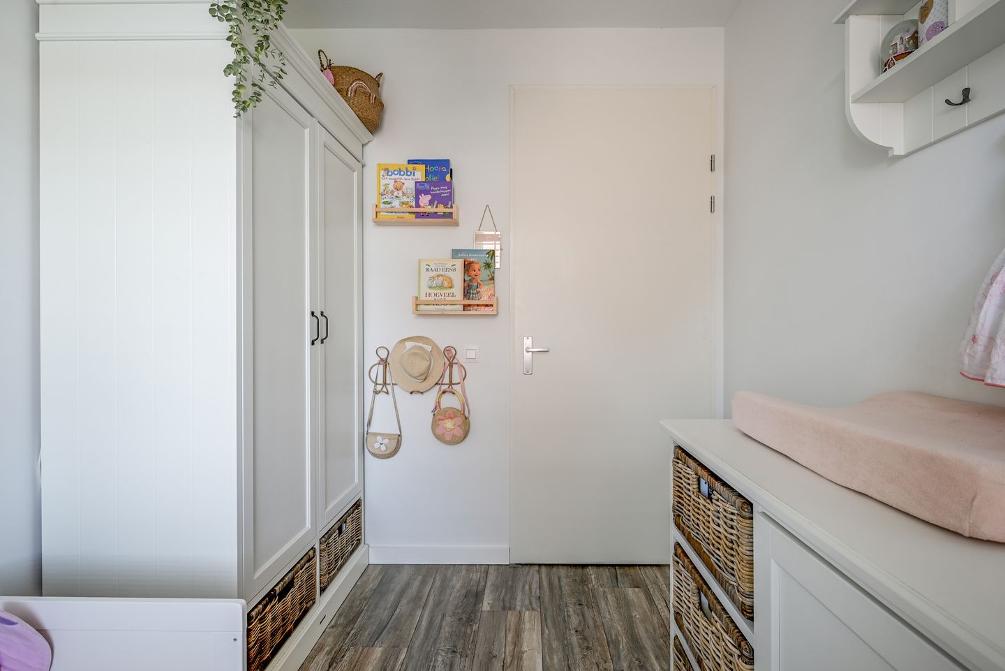 Trendy Finished Terraced House with 4 Bedrooms in Berkel en Rodenrijs — 40