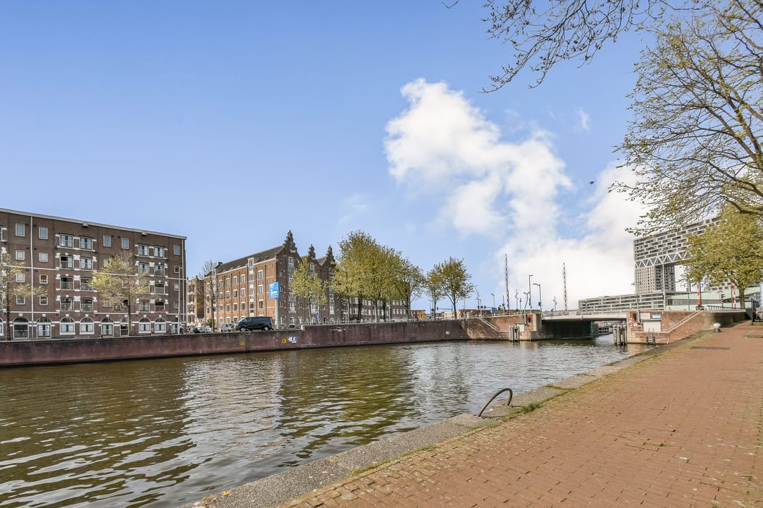 Spacious 1-bedroom apartment with multifunctional storage in Zeeheldenbuurt — 16
