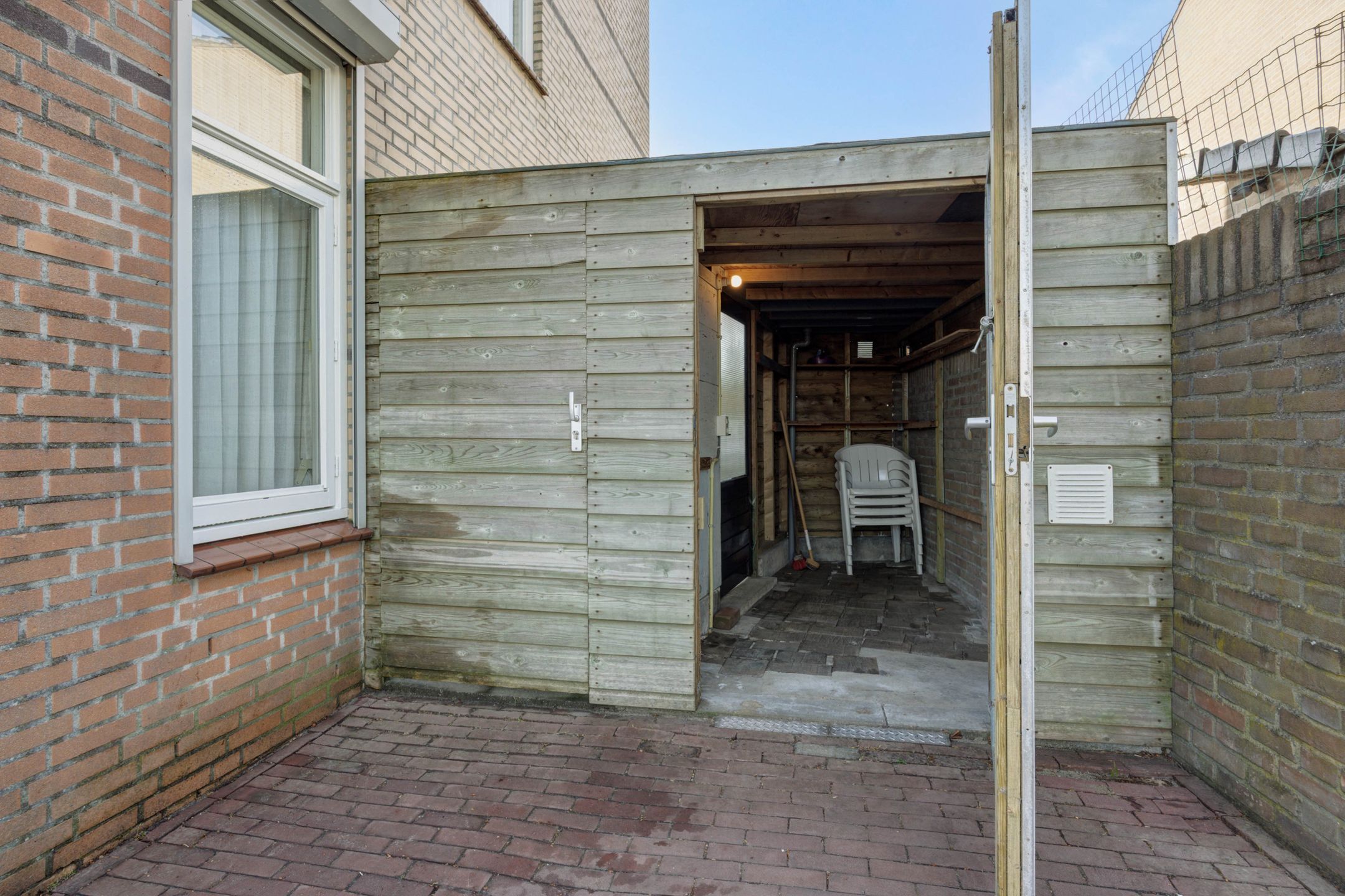 Ground floor apartment with private garden and parking in Heesch center — 30