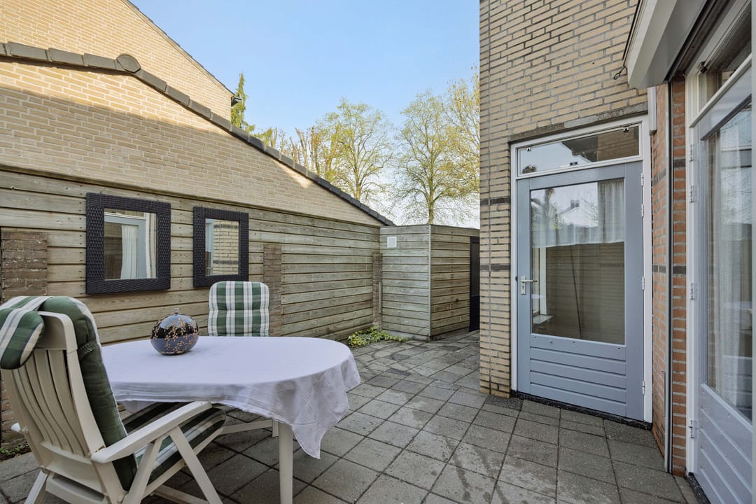 Ground floor apartment with private garden and parking in Heesch center — 26