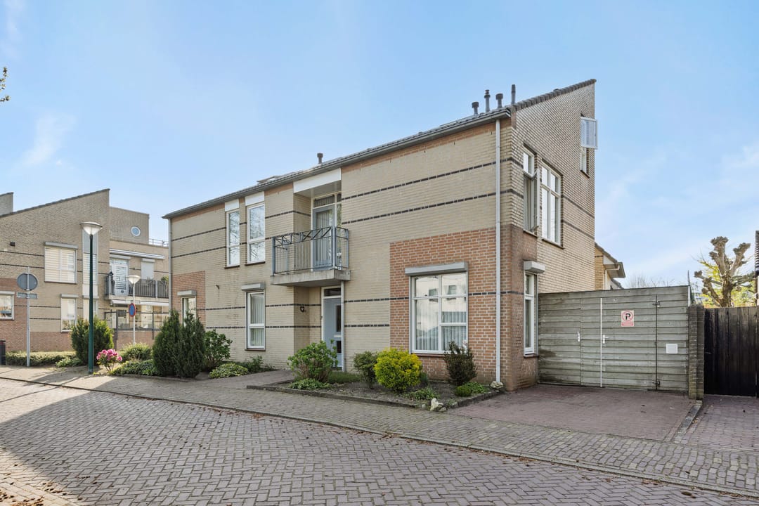 Ground floor apartment with private garden and parking in Heesch center — 32