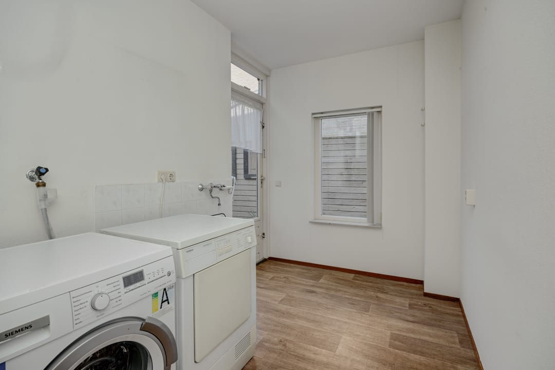 Ground floor apartment with private garden and parking in Heesch center — 22