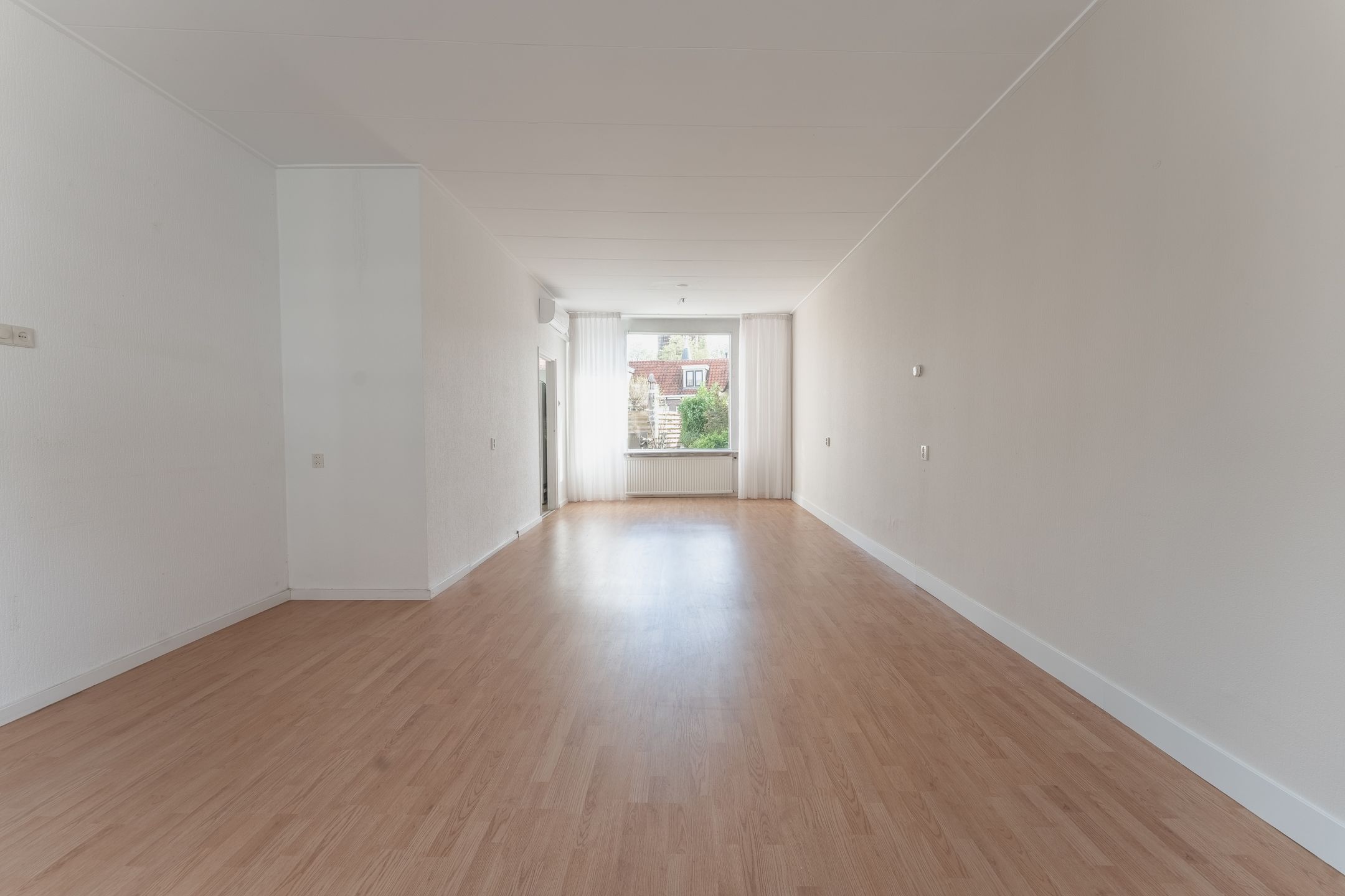 Characterful townhouse with deep sunny garden in historic Enkhuizen city center — 12