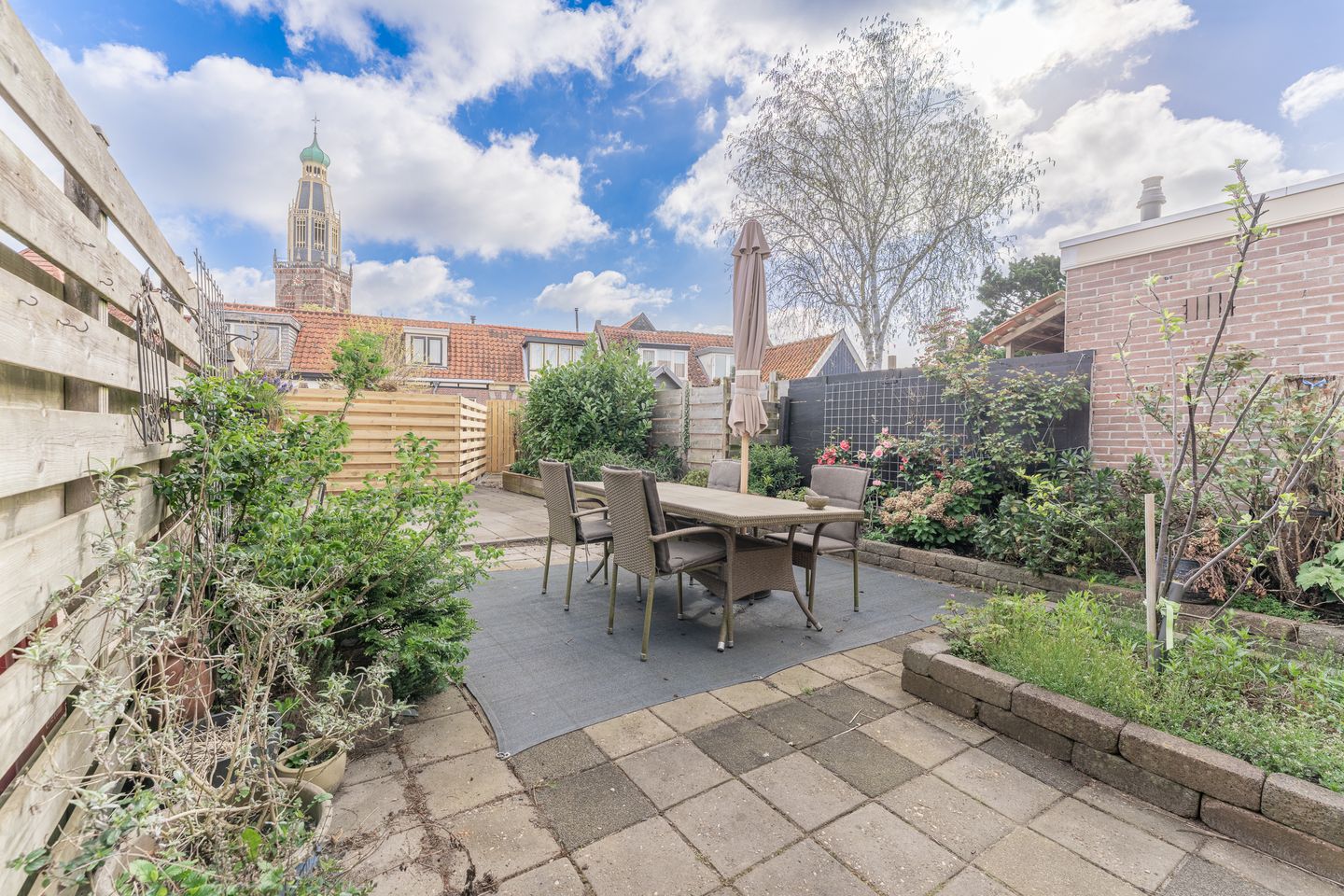 Characterful townhouse with deep sunny garden in historic Enkhuizen city center — 40