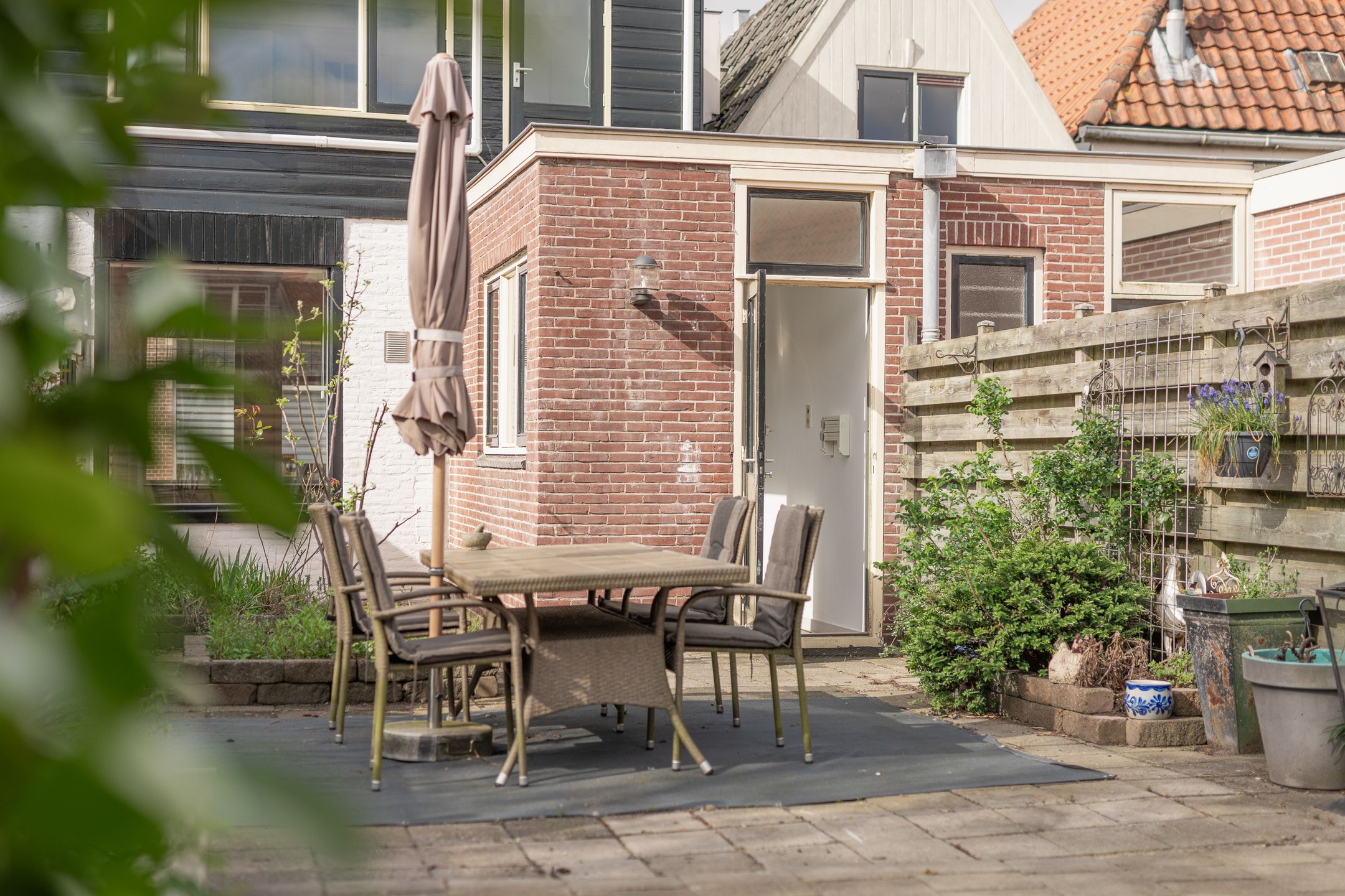 Characterful townhouse with deep sunny garden in historic Enkhuizen city center — 42