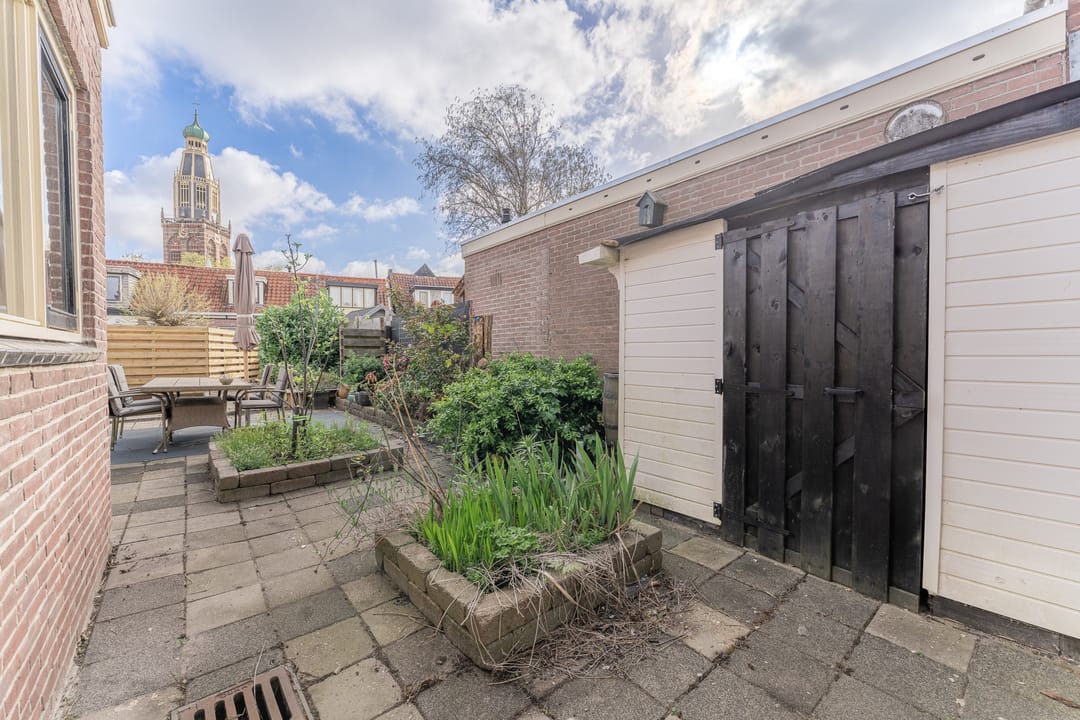 Characterful townhouse with deep sunny garden in historic Enkhuizen city center — 47