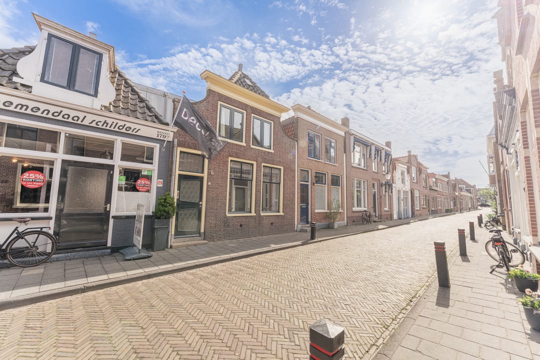 Characterful townhouse with deep sunny garden in historic Enkhuizen city center — 53