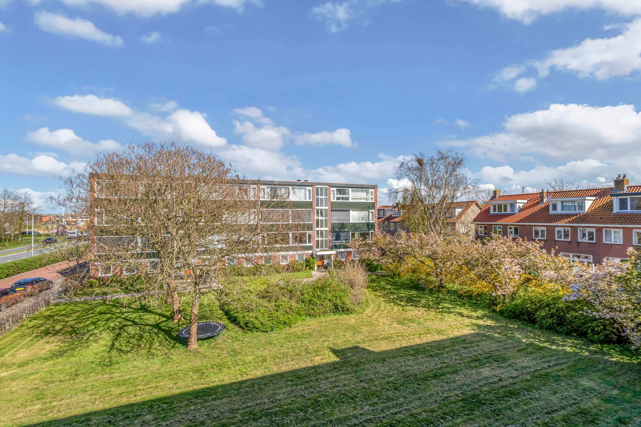 Spacious and Move-in Ready Three-Room Apartment in Green Surroundings — 21