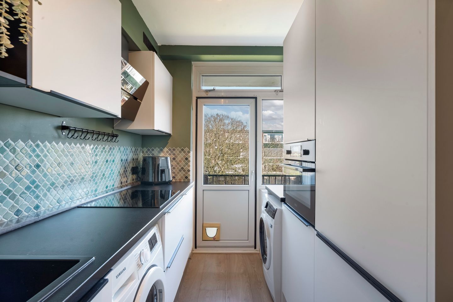 Spacious and Move-in Ready Three-Room Apartment in Green Surroundings — 19