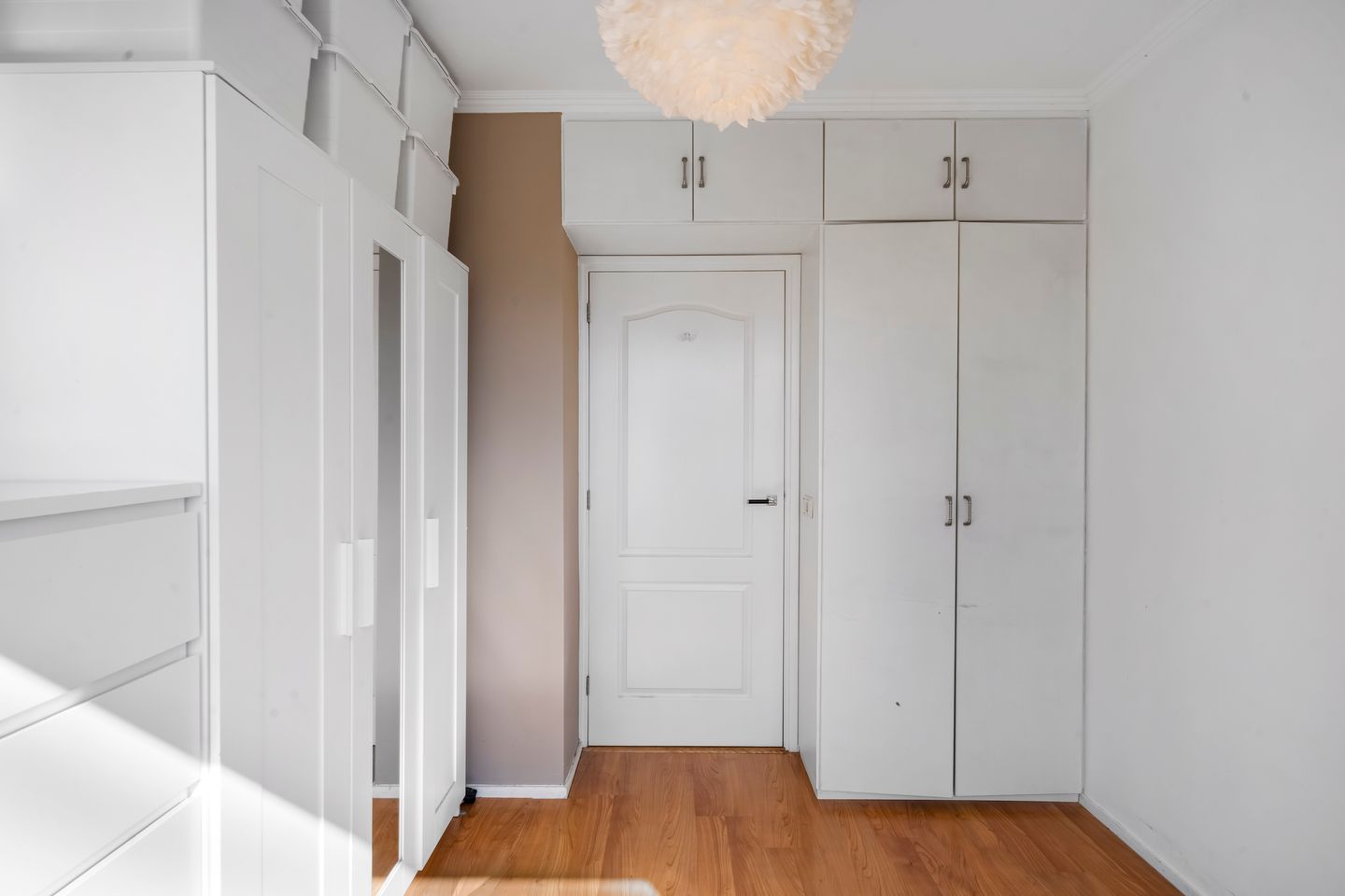Spacious and Move-in Ready Three-Room Apartment in Green Surroundings — 29