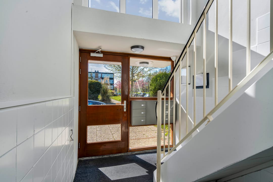Spacious and Move-in Ready Three-Room Apartment in Green Surroundings — 31