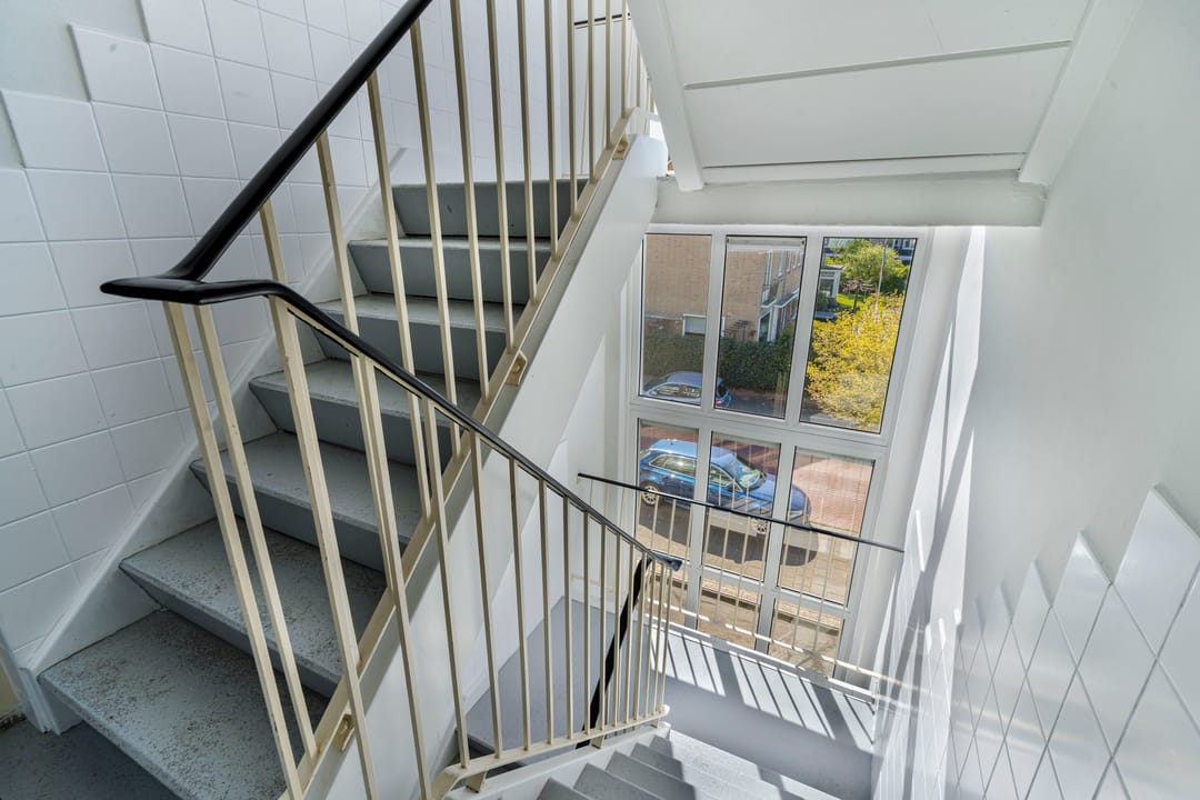 Spacious and Move-in Ready Three-Room Apartment in Green Surroundings — 32