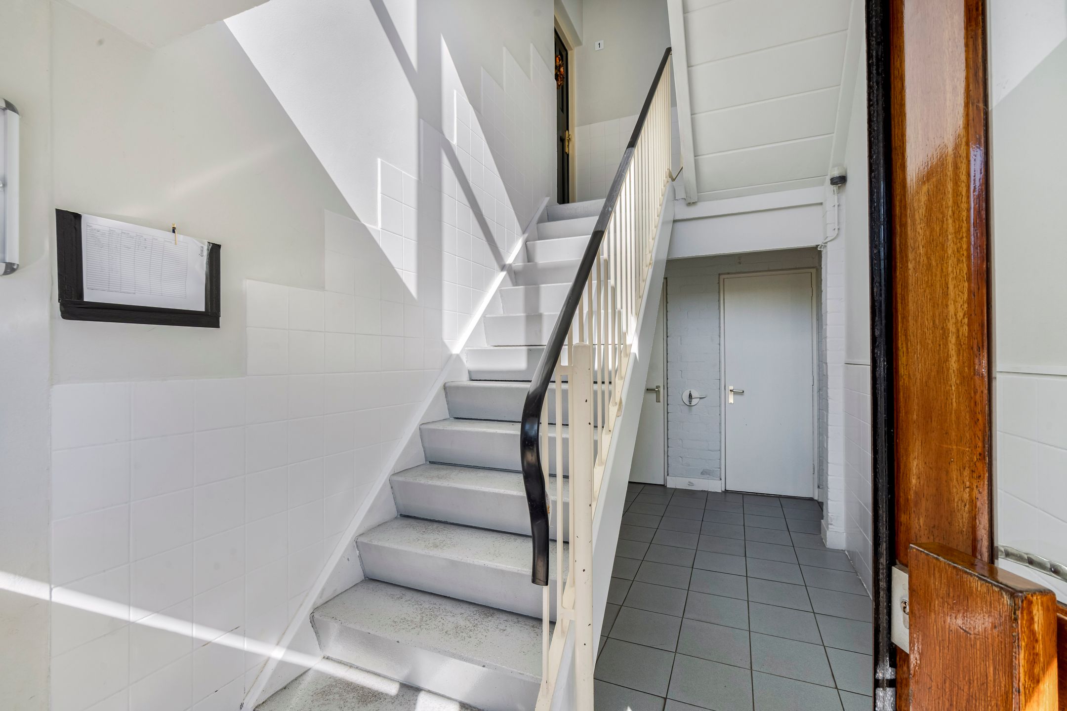 Spacious and Move-in Ready Three-Room Apartment in Green Surroundings — 33