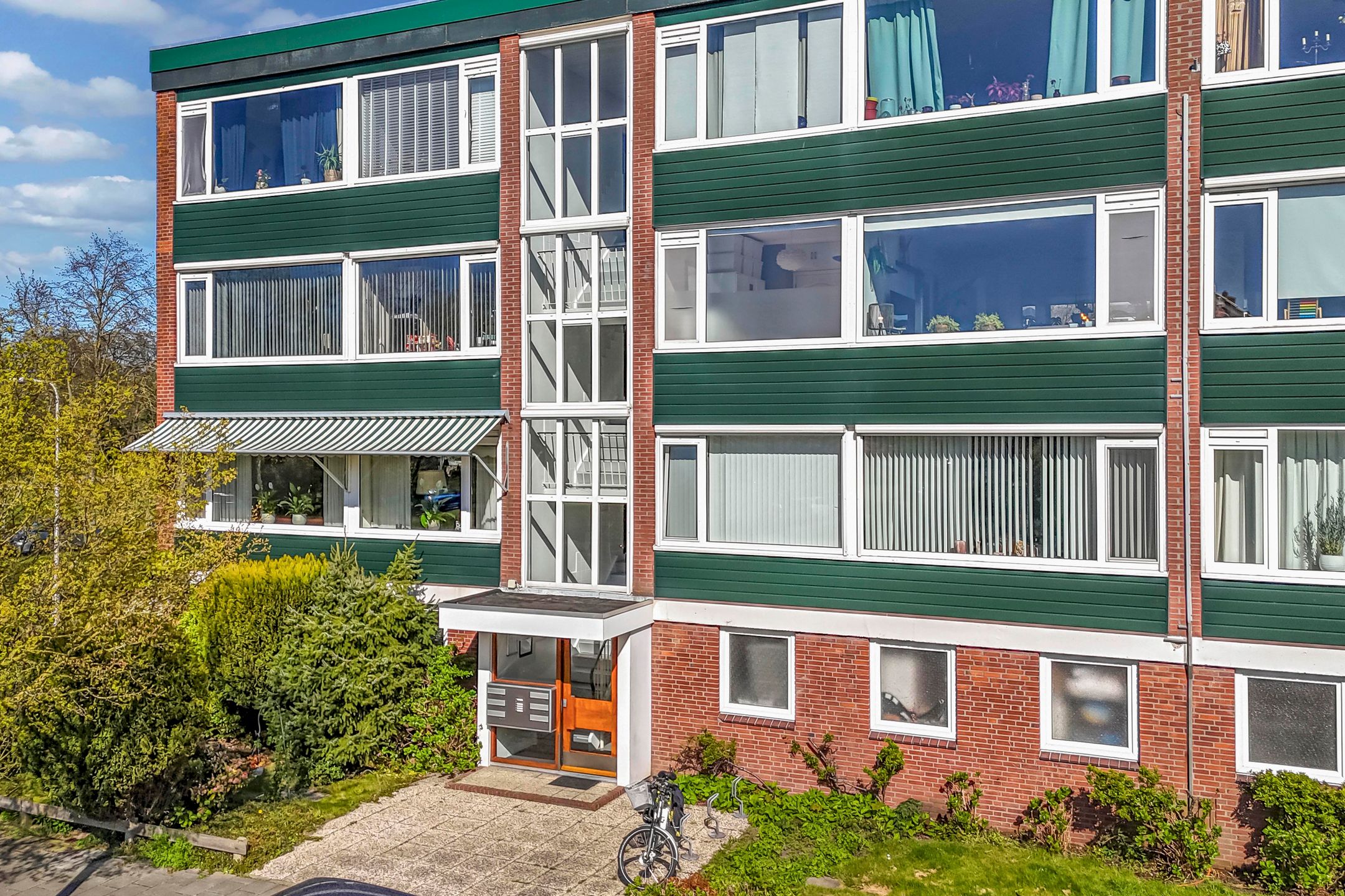 Spacious and Move-in Ready Three-Room Apartment in Green Surroundings — 39