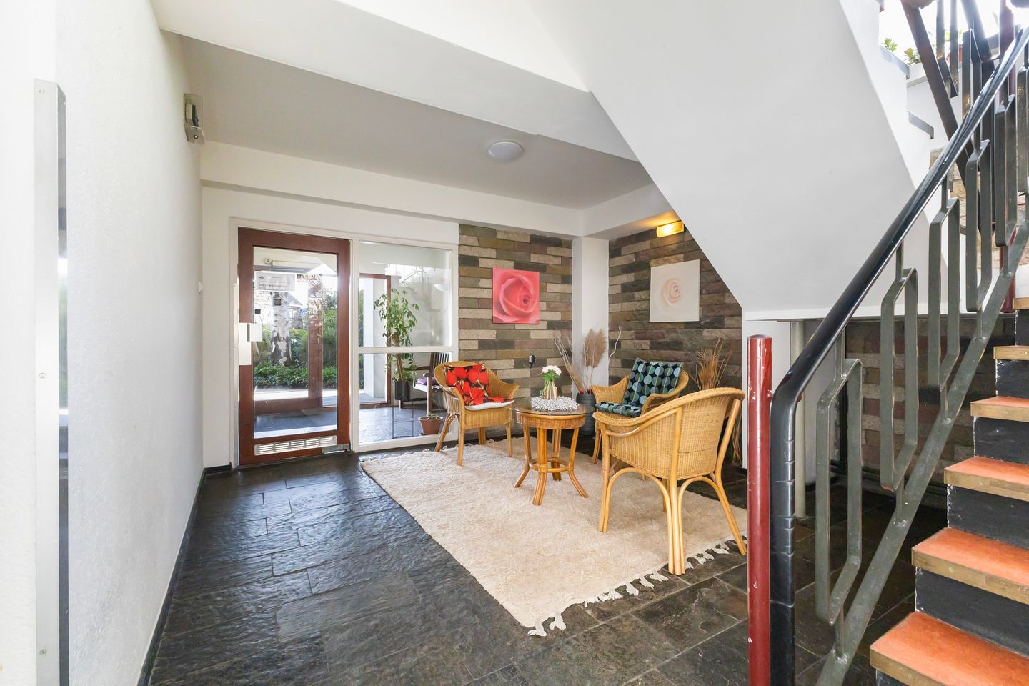 Spacious top-floor apartment with panoramic city views in Leeuwarden — 25