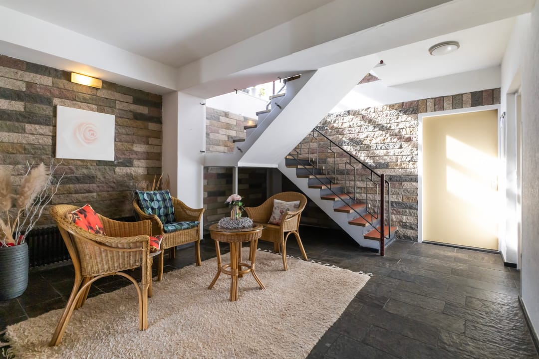 Spacious top-floor apartment with panoramic city views in Leeuwarden — 26