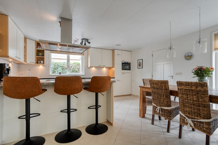 Foto 3 van Burg.Hoekstrastraat 4