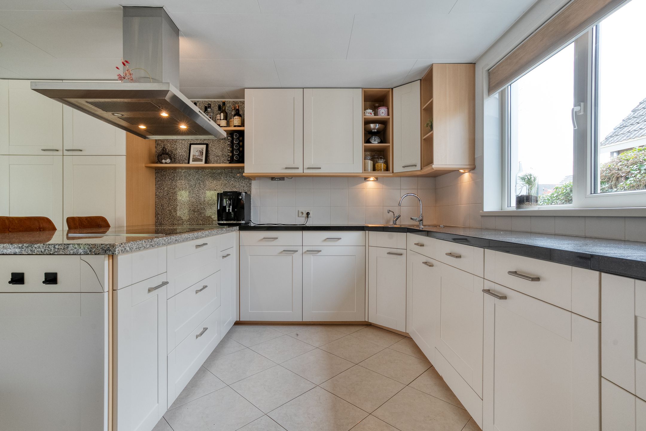 Foto 21 van Burg.Hoekstrastraat 4