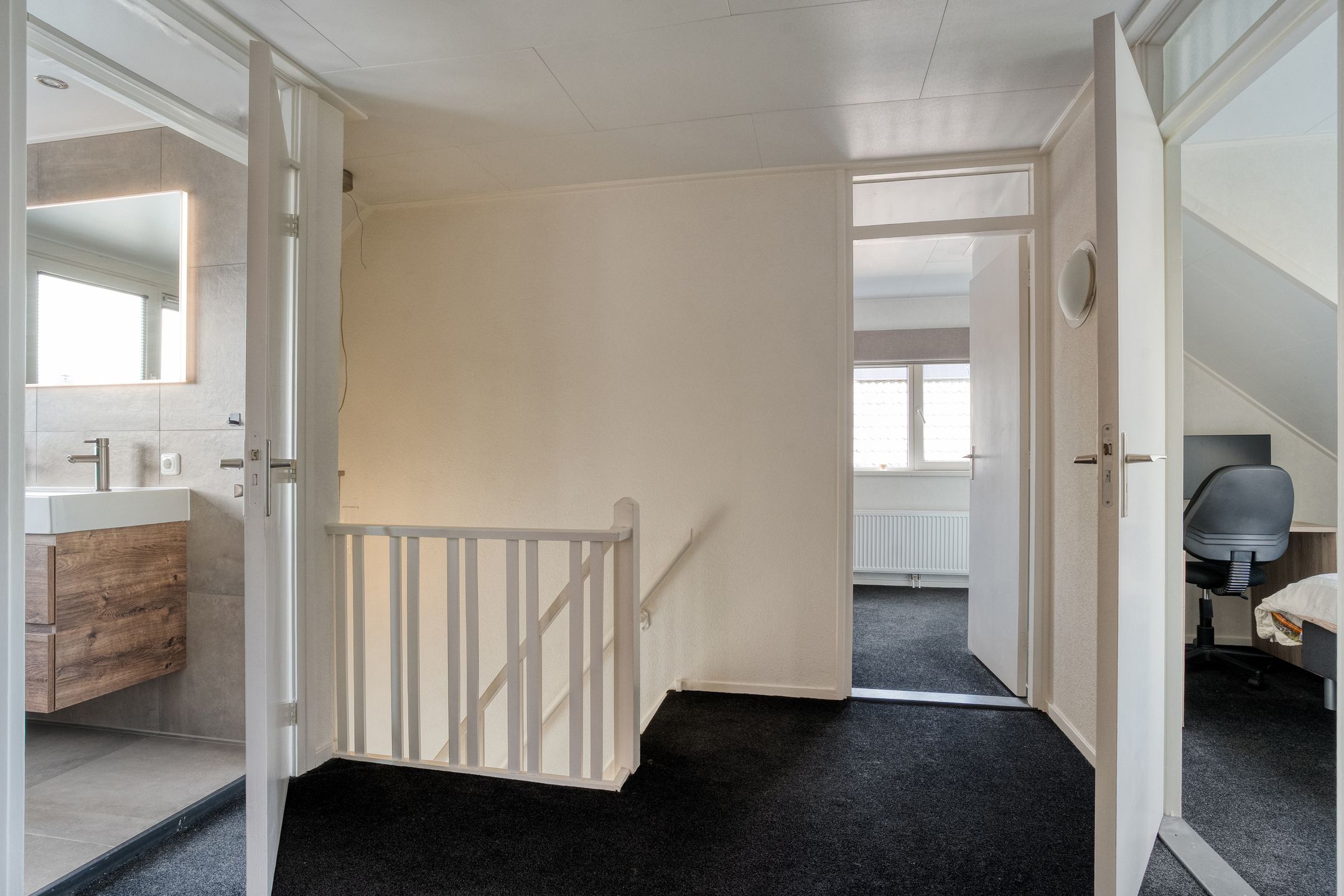 Foto 30 van Burg.Hoekstrastraat 4