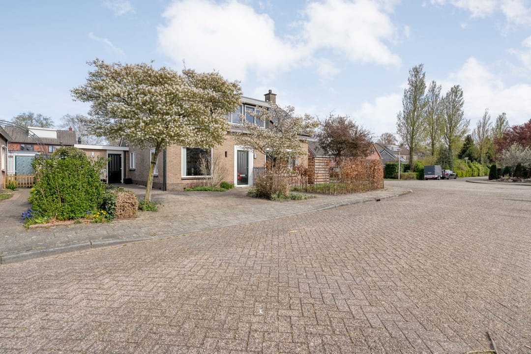 Foto 67 van Burg.Hoekstrastraat 4