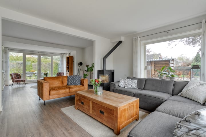 Foto 2 van Burg.Hoekstrastraat 4