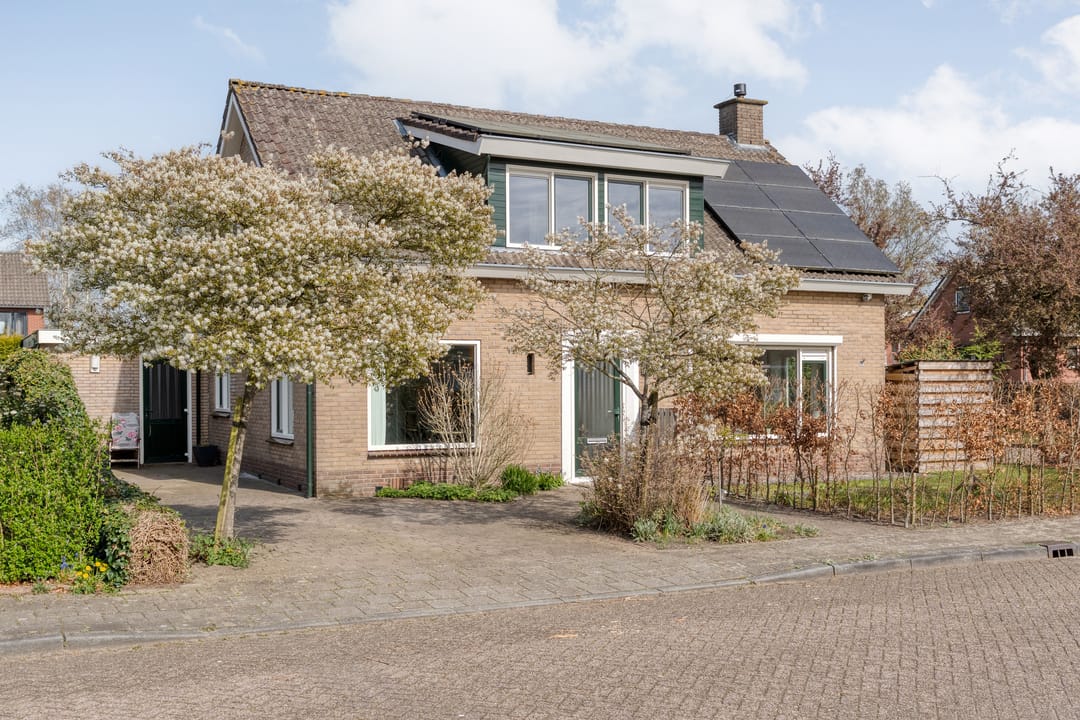 Foto 62 van Burg.Hoekstrastraat 4