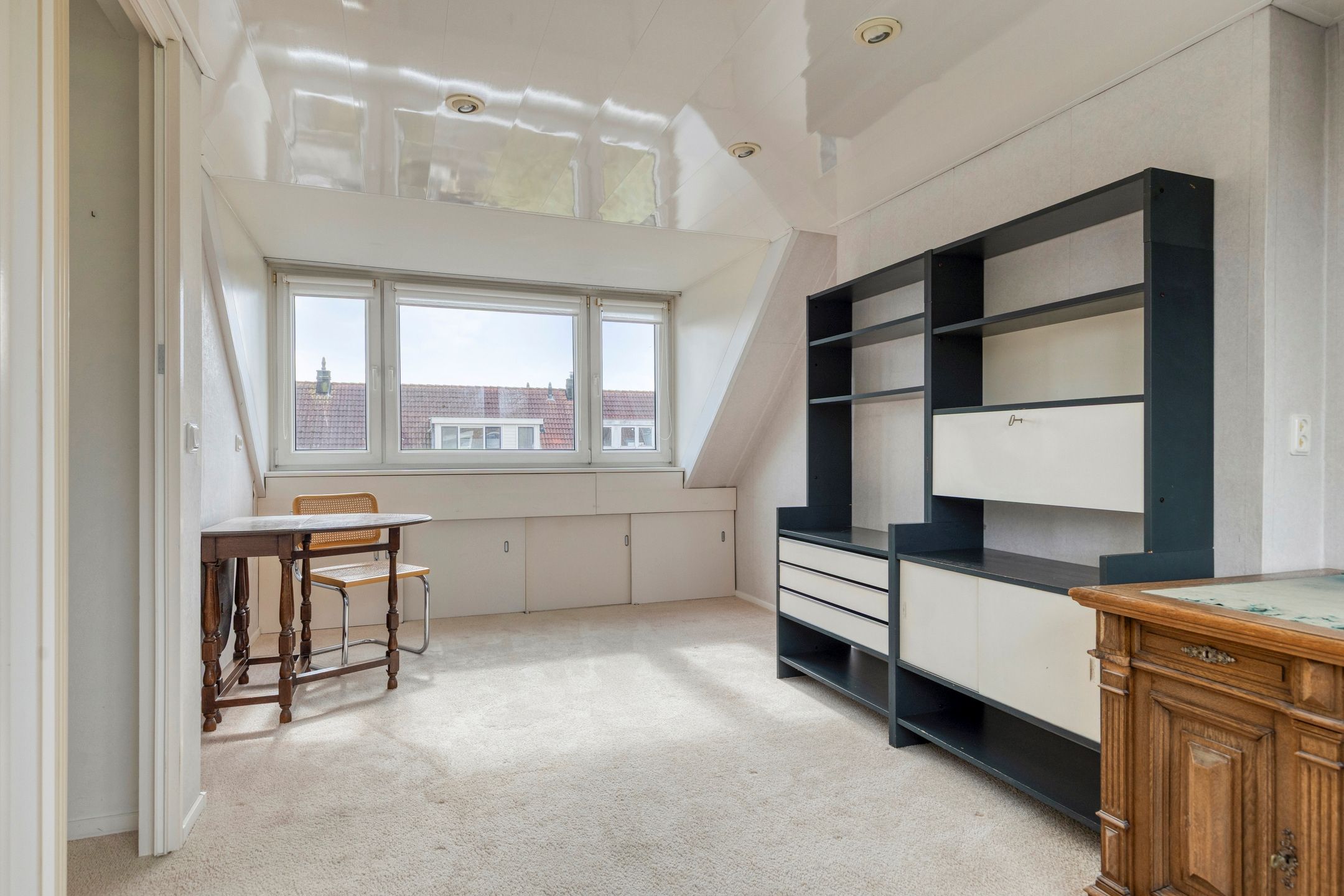 Spacious Semi-Detached Home with Garage, Two Dormers and Large Southwest-Facing Garden — 30