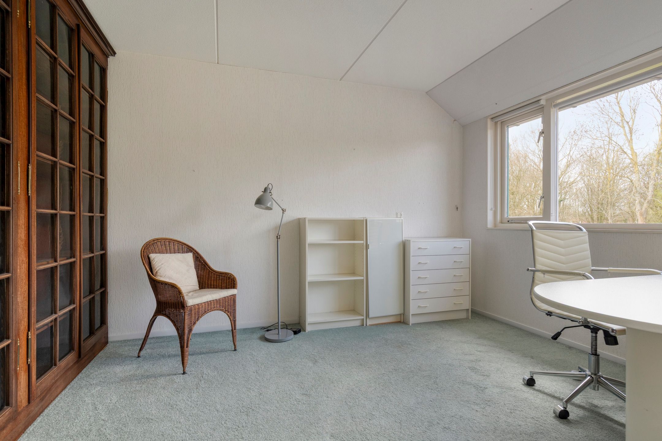 Spacious Semi-Detached Home with Garage, Two Dormers and Large Southwest-Facing Garden — 27