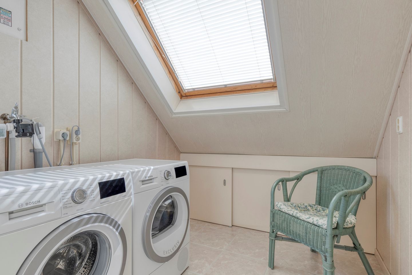 Spacious Semi-Detached Home with Garage, Two Dormers and Large Southwest-Facing Garden — 29