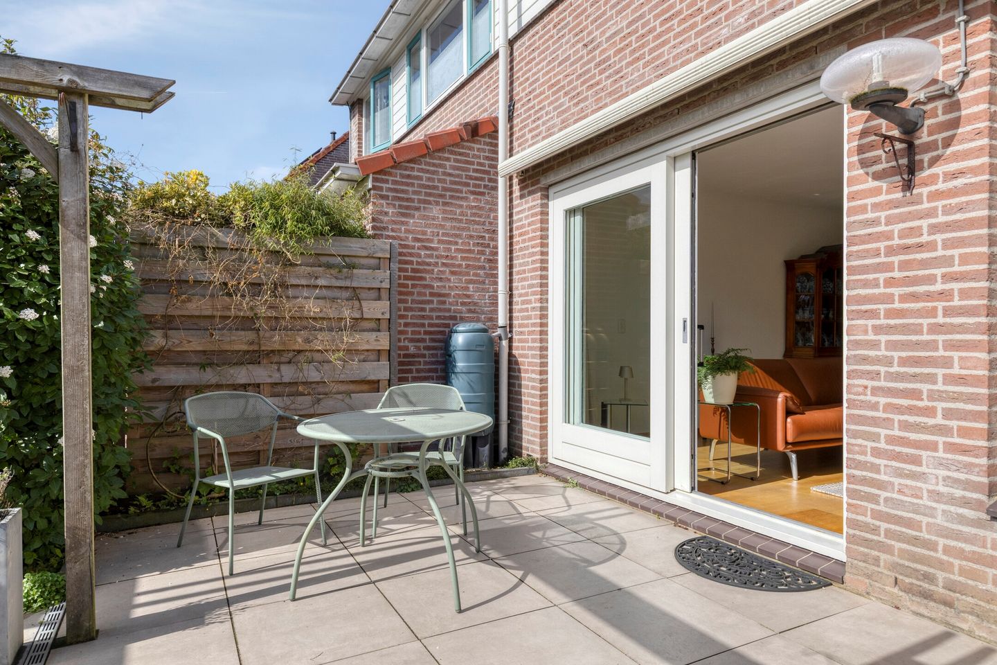 Spacious Semi-Detached Home with Garage, Two Dormers and Large Southwest-Facing Garden — 35
