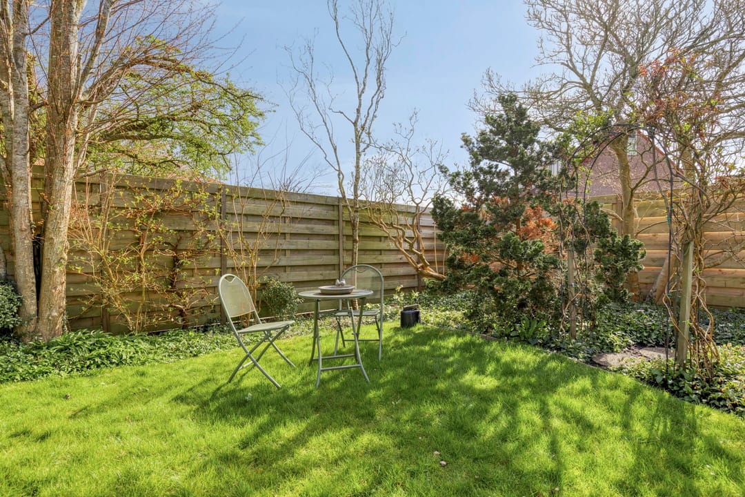Spacious Semi-Detached Home with Garage, Two Dormers and Large Southwest-Facing Garden — 41