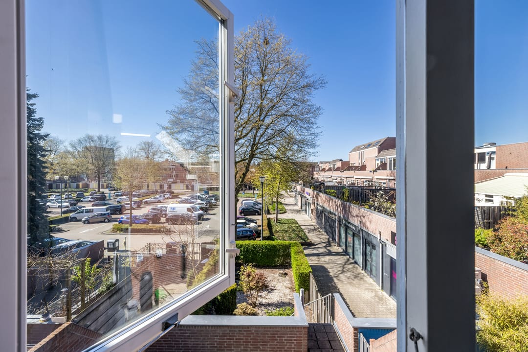 Sunny Maisonette with Roof Terrace and Garage near Veldhoven City Center — 22