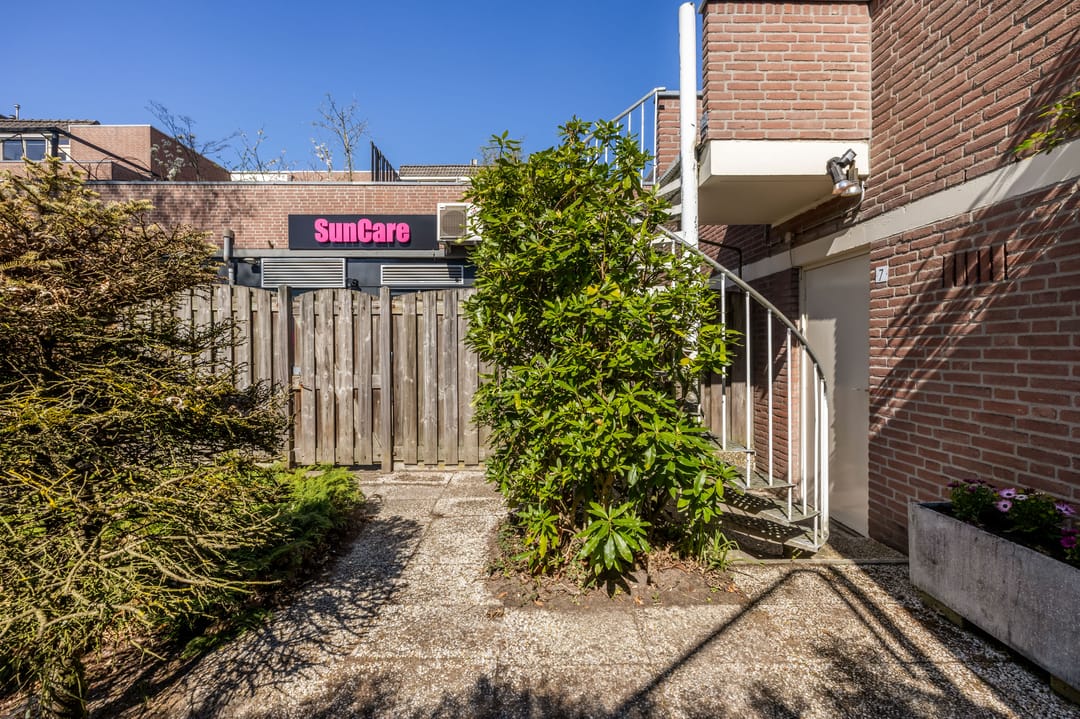 Sunny Maisonette with Roof Terrace and Garage near Veldhoven City Center — 32