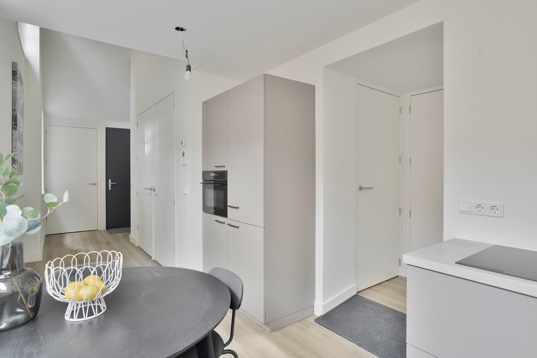 Photo 12 of Mr. van Coothstraat 31-D