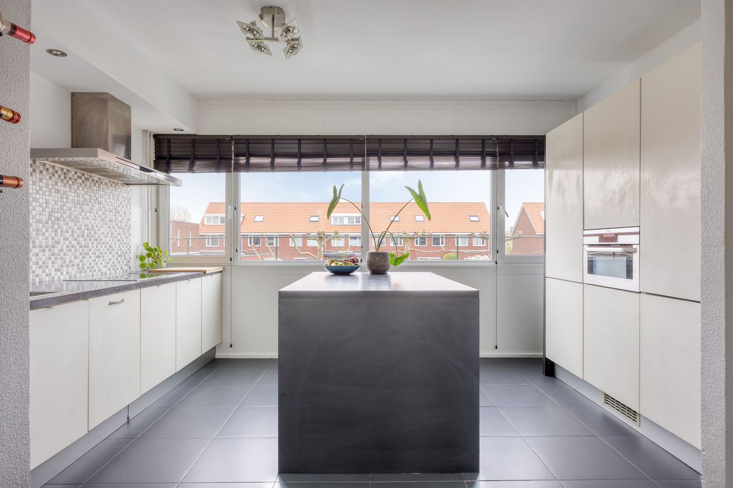 Energy-Efficient Terraced Home with Garage in Breda — 19