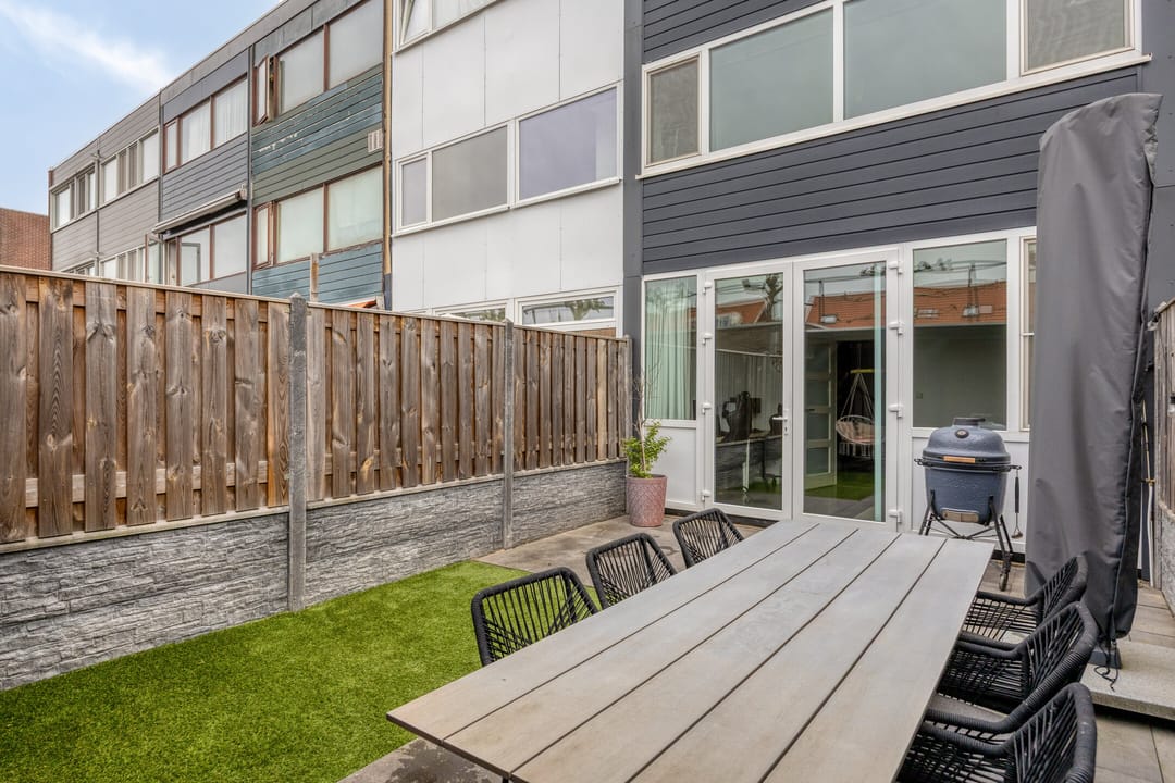 Energy-Efficient Terraced Home with Garage in Breda — 32