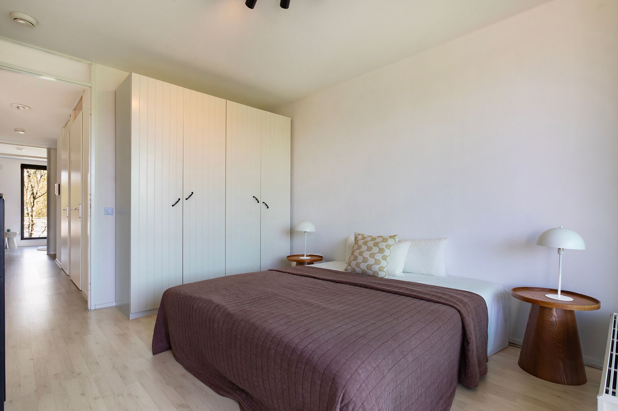 Bright 4-Room Apartment with Terrace and Private Parking in Amsterdam West — 15