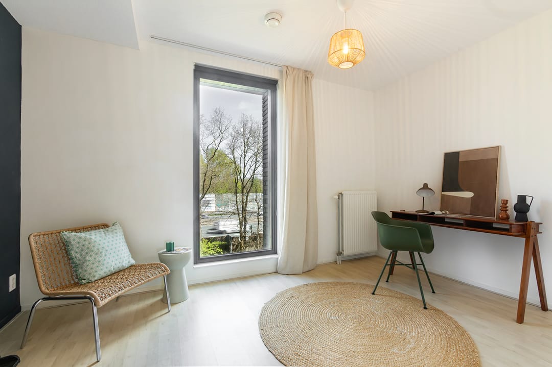 Bright 4-Room Apartment with Terrace and Private Parking in Amsterdam West — 23