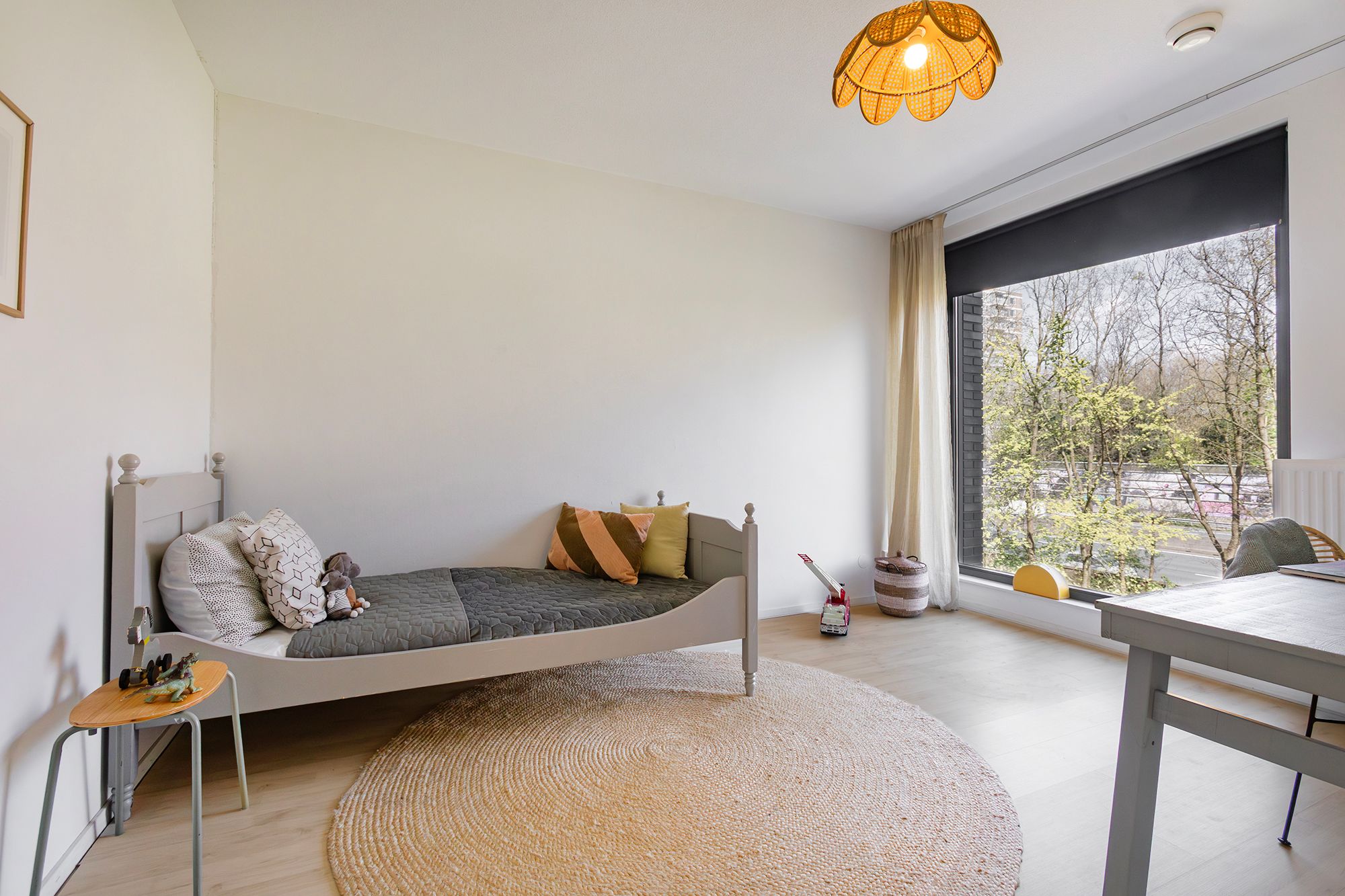 Bright 4-Room Apartment with Terrace and Private Parking in Amsterdam West — 18