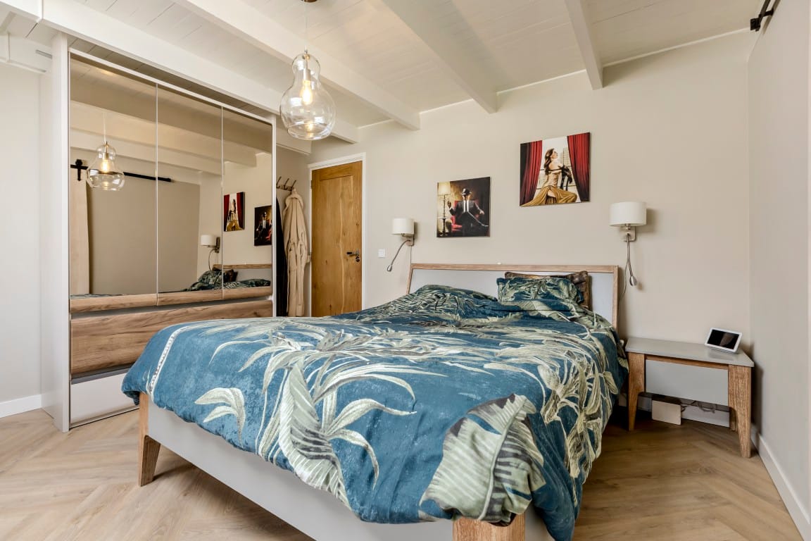 Renovated Character Semi-Bungalow with Large Garden in Forest Setting — 19