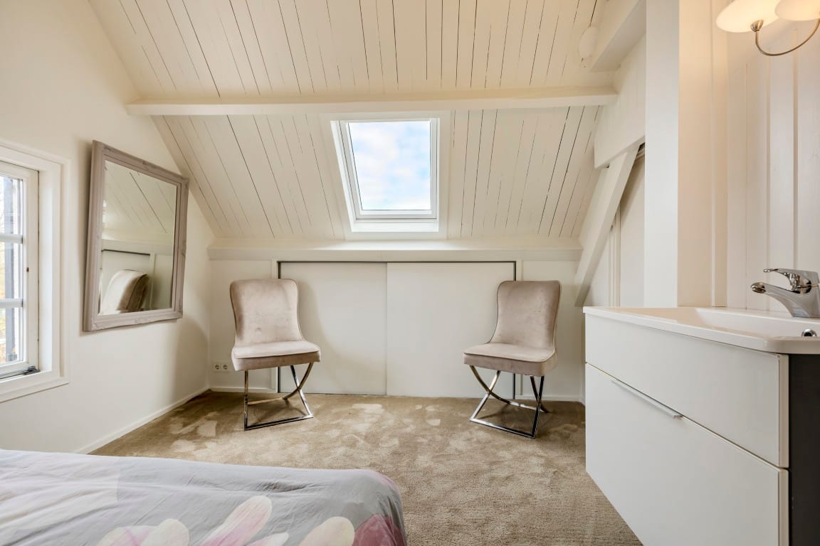 Renovated Character Semi-Bungalow with Large Garden in Forest Setting — 30