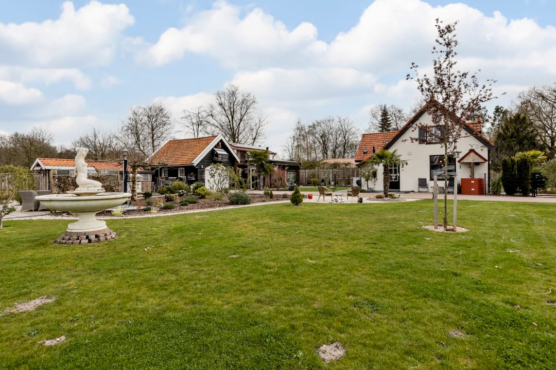 Renovated Character Semi-Bungalow with Large Garden in Forest Setting — 31